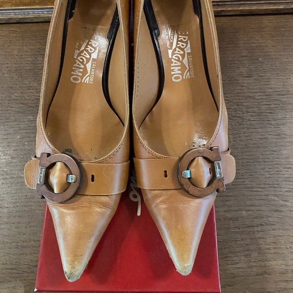 Salvatore Ferragamo Brown Logo Buckle Pointed Toe Flats 8.5 - Picture 2 of 6